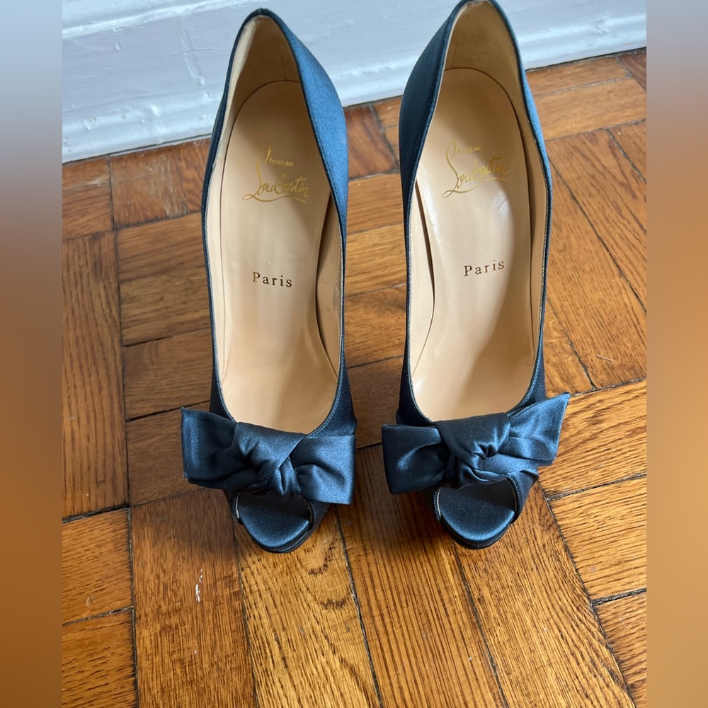 Authentic Christian louboutin size 38
